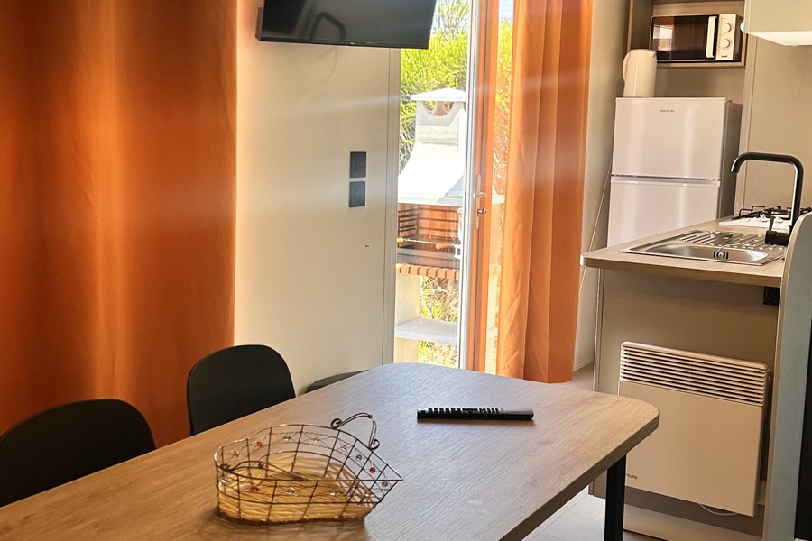 https://bonovo.campingzambujeira.com/FileUploads/alojamento/bungalows/bunga2_23uutqhs.jpeg